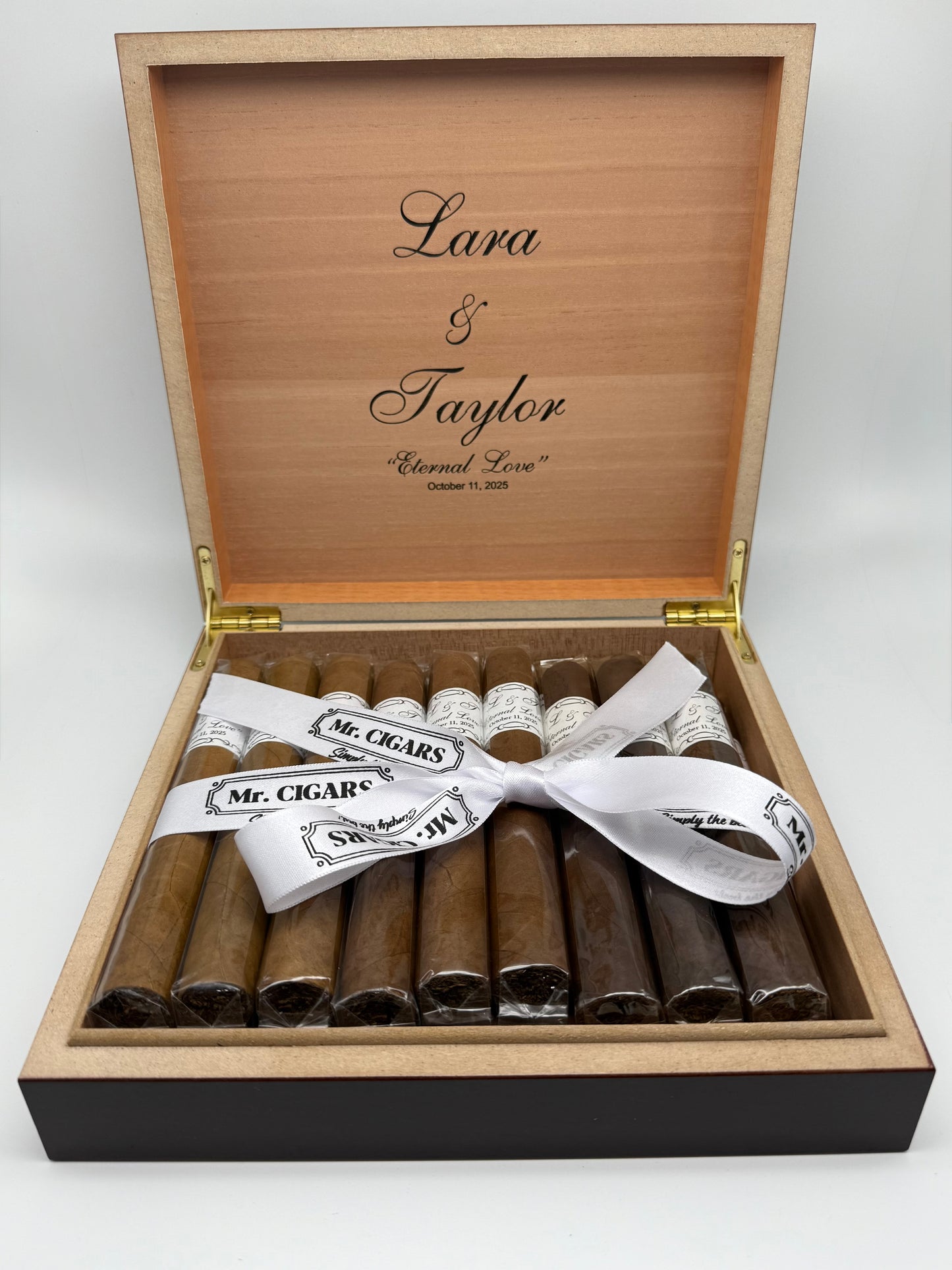Personalized Humidors with 20 Premium Cigars